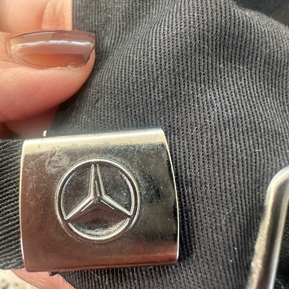 Black Cap with Rhinestone Mercedes-Benz - Picture 6 of 6